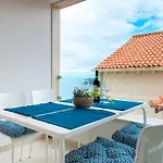 Tophill Deluxe